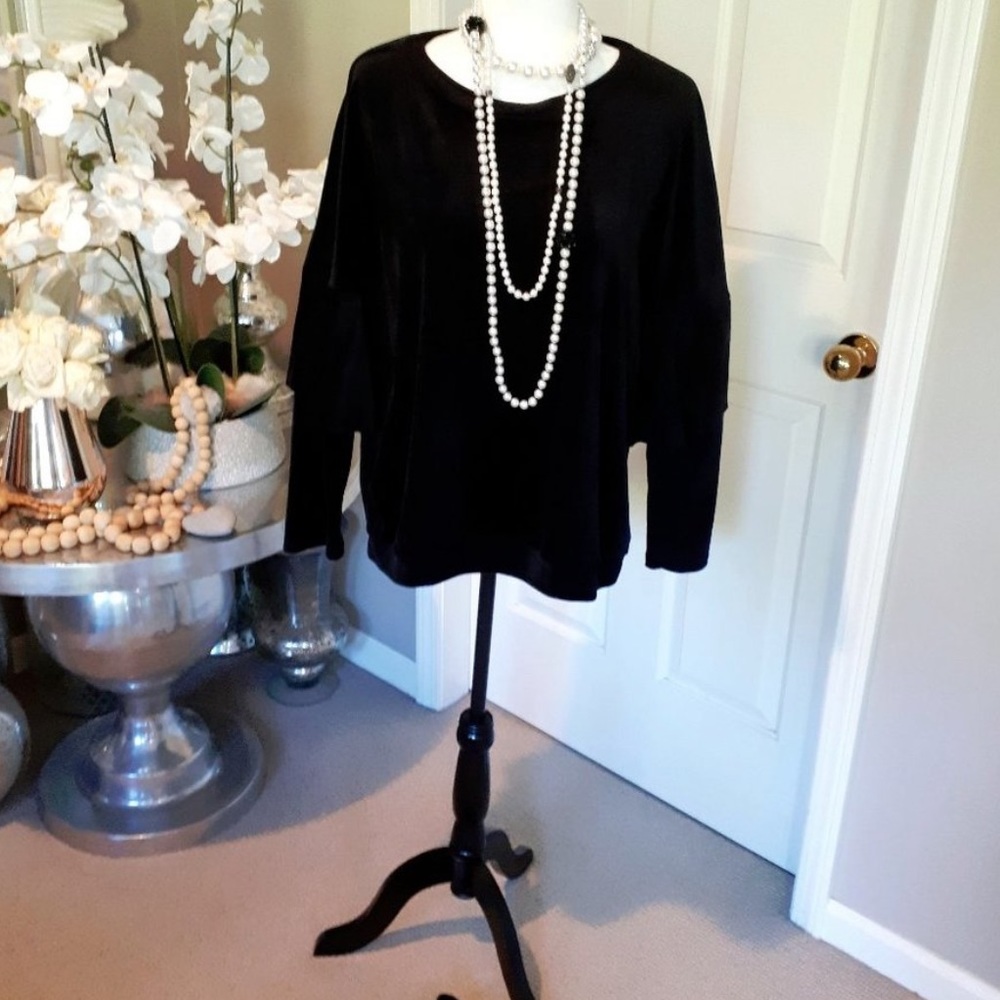 TRAME Italy black velvet like top size L/XL (see description for measurements)